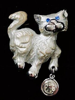 Vintage Silver Kitten Brooch Pin Dangle Ball Blue Eyes by Giusti